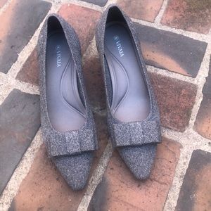 Vivaia Pointed-Toe Bow Heels Grey